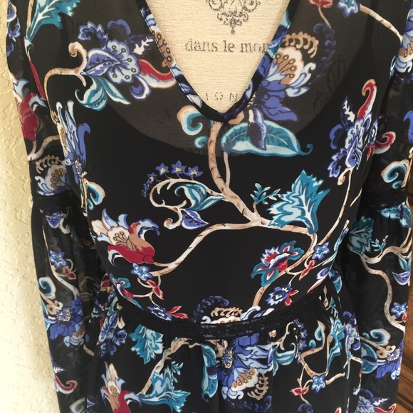 ⭐️CLEARANCE ⭐️WH/BM size 6 - Picture 5 of 7